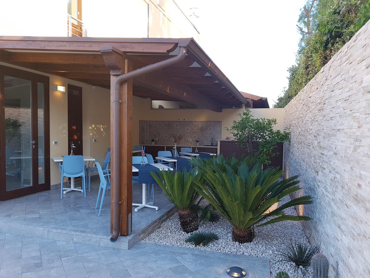 B&B Aloe Comfort Rooms 산비토로카포 외부 사진