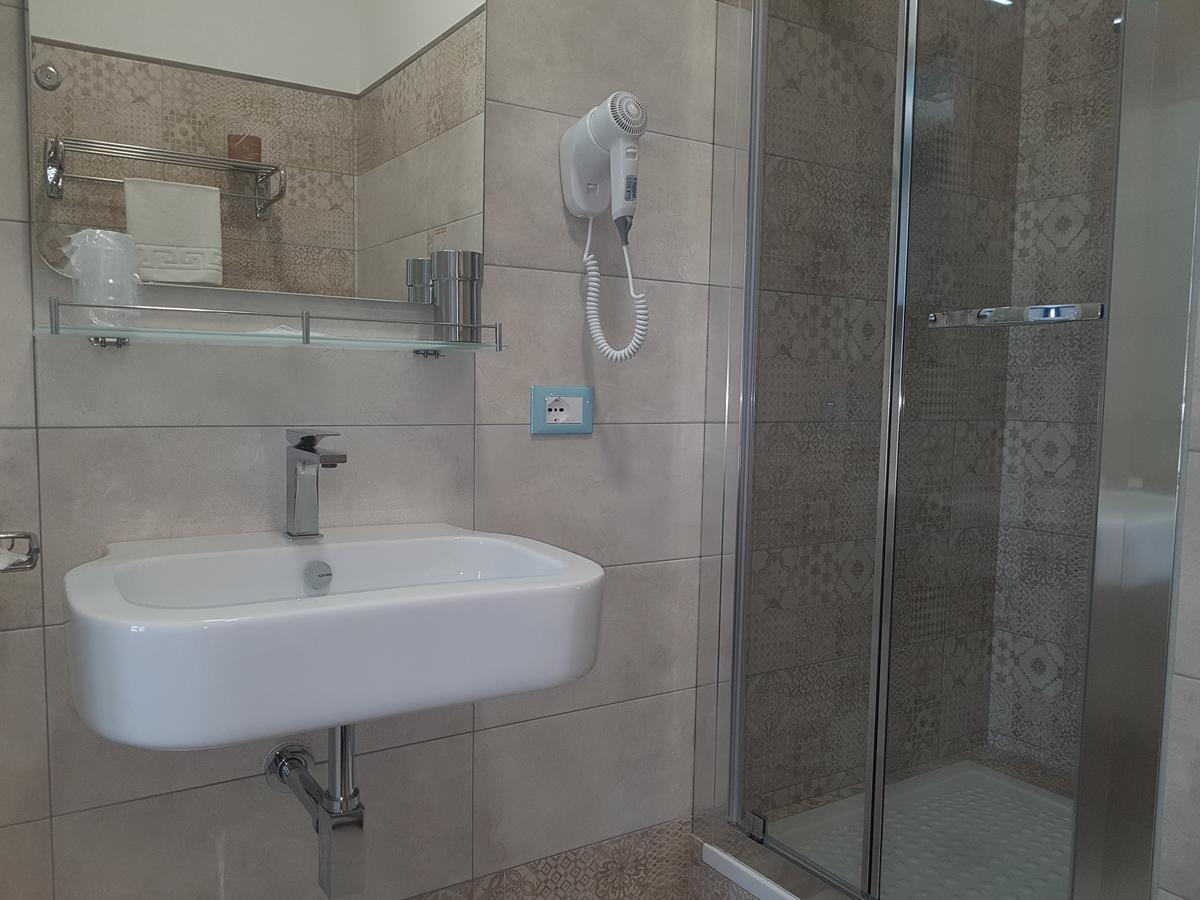 B&B Aloe Comfort Rooms 산비토로카포 외부 사진