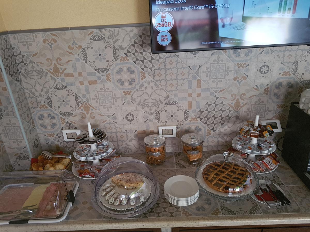 B&B Aloe Comfort Rooms 산비토로카포 외부 사진